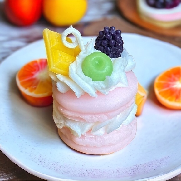 ⚠️SALE Candle // Handmade Life-size Macaroon Shaped  Soy Wax Candle SEND OFFERS - Picture 3 of 4